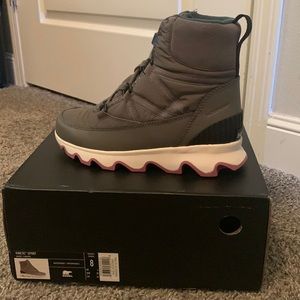 BNIB Sorel Women’s Kinetic Sport Waterproof size 8 in Quarry color
